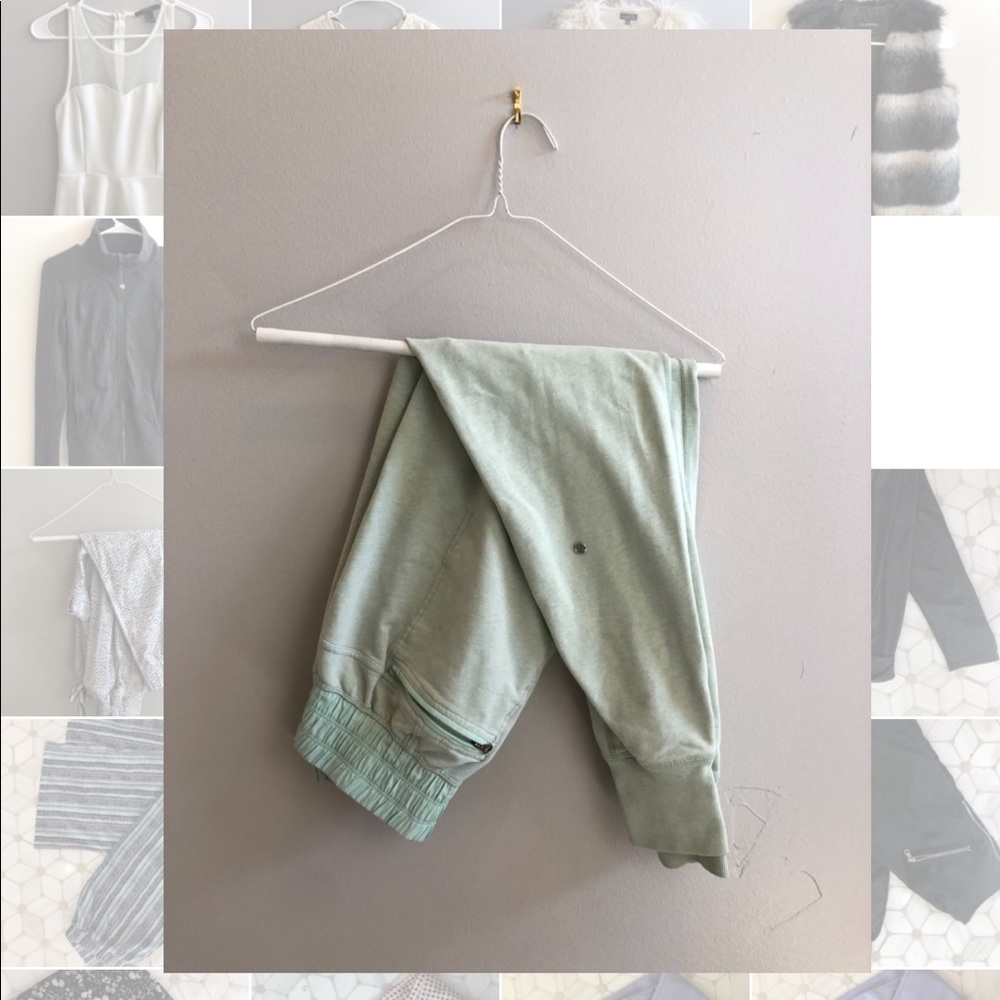Lululemon size 4 joggers